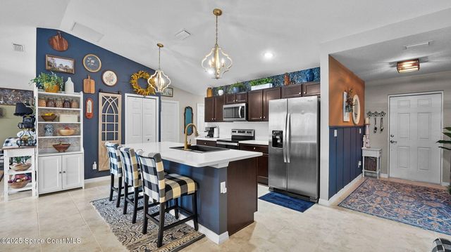 206 Wendover Road SW, Palm Bay, FL 32908