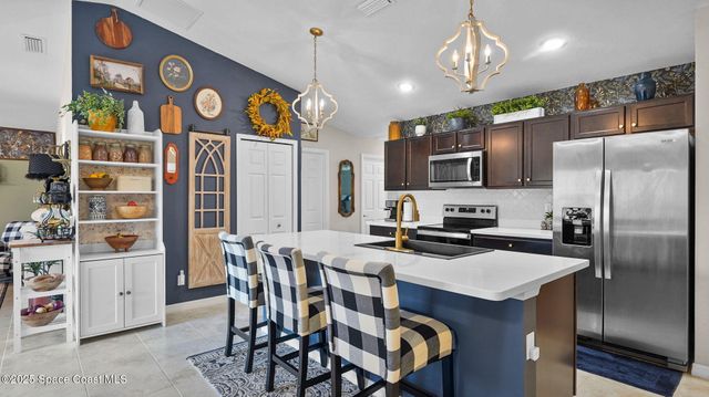 206 Wendover Road SW, Palm Bay, FL 32908