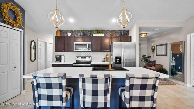 206 Wendover Road SW, Palm Bay, FL 32908