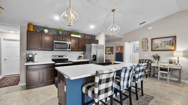 206 Wendover Road SW, Palm Bay, FL 32908