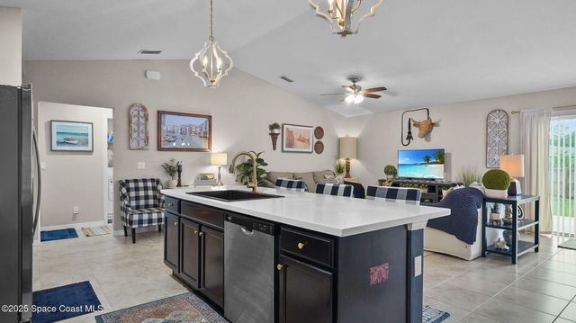 206 Wendover Road SW, Palm Bay, FL 32908