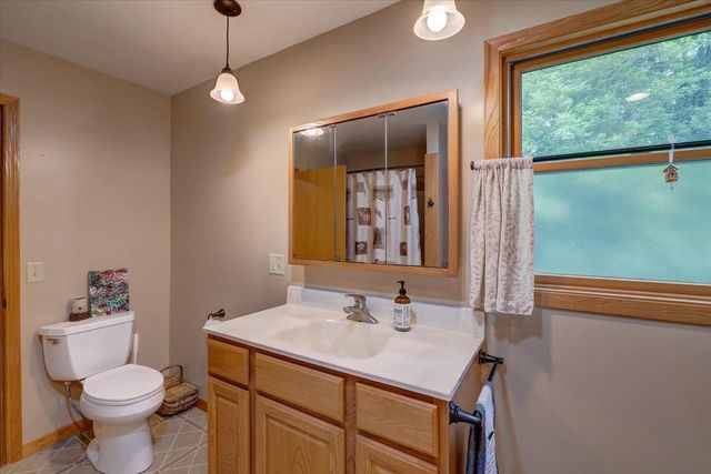 W6951 King Road, Poynette, WI 53955