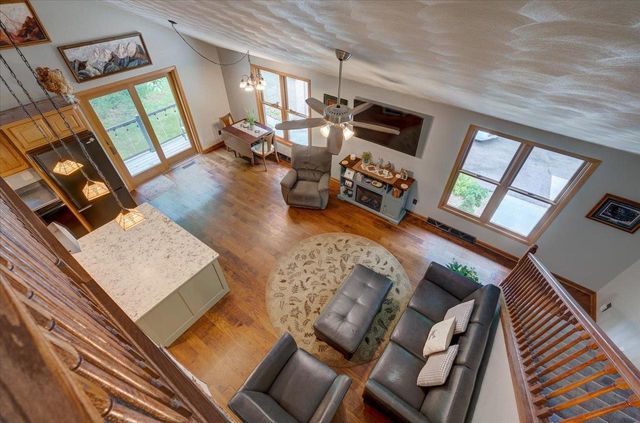 W6951 King Road, Poynette, WI 53955