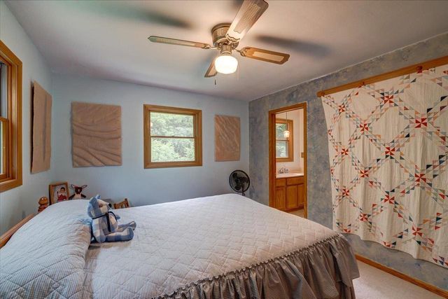 W6951 King Road, Poynette, WI 53955