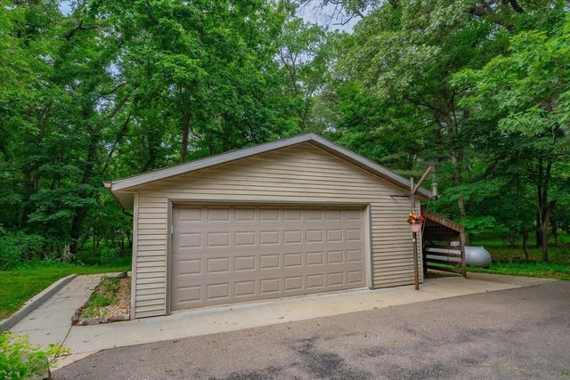 W6951 King Road, Poynette, WI 53955