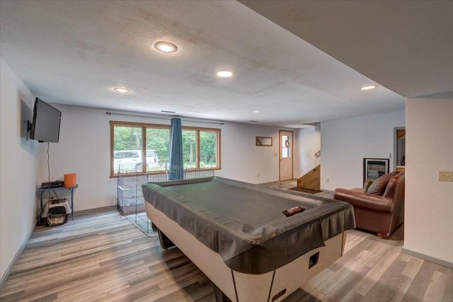W6951 King Road, Poynette, WI 53955