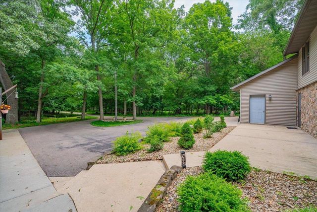 W6951 King Road, Poynette, WI 53955