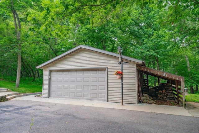W6951 King Road, Poynette, WI 53955