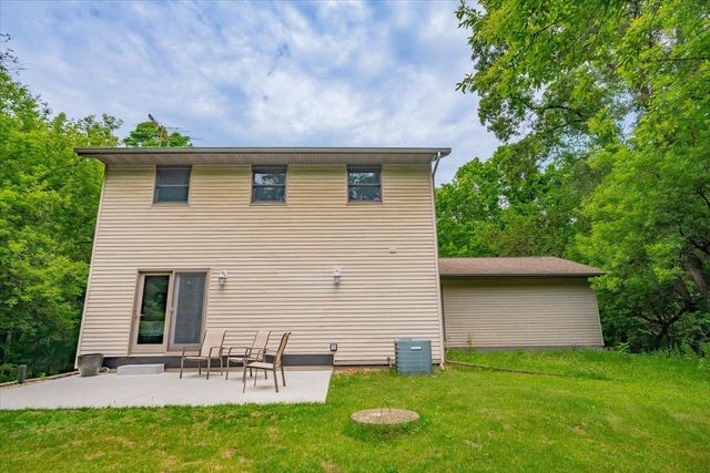 W6951 King Road, Poynette, WI 53955
