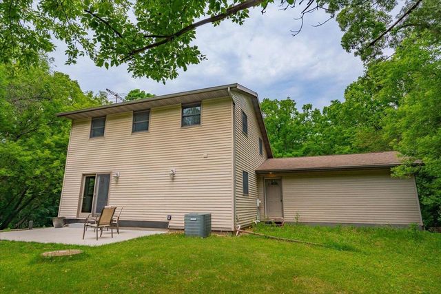 W6951 King Road, Poynette, WI 53955