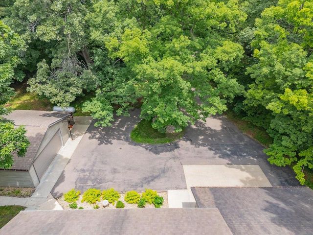 W6951 King Road, Poynette, WI 53955