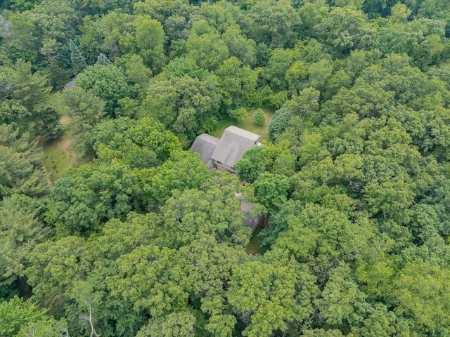 W6951 King Road, Poynette, WI 53955
