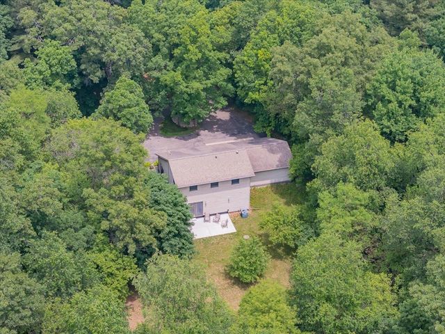 W6951 King Road, Poynette, WI 53955