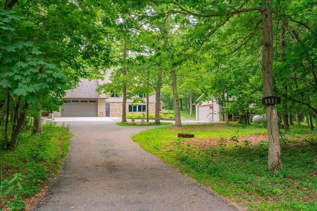 W6951 King Road, Poynette, WI 53955