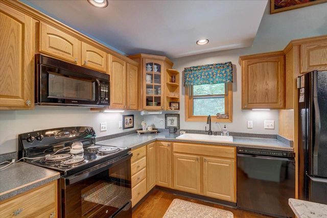 W6951 King Road, Poynette, WI 53955