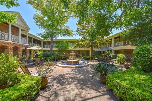 2727 Briarhurst Drive 25, Houston, TX 77057