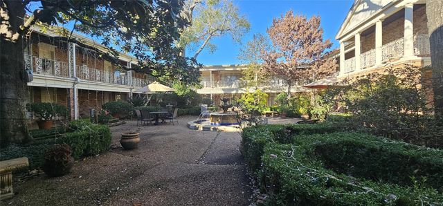 2727 Briarhurst Drive 25, Houston, TX 77057