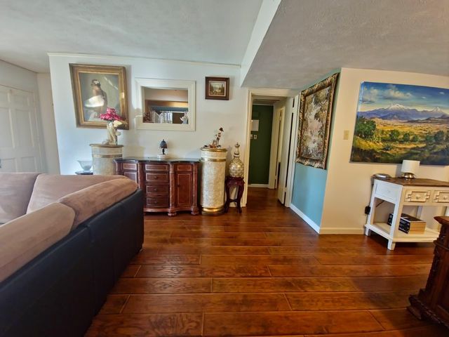 2727 Briarhurst Drive 25, Houston, TX 77057