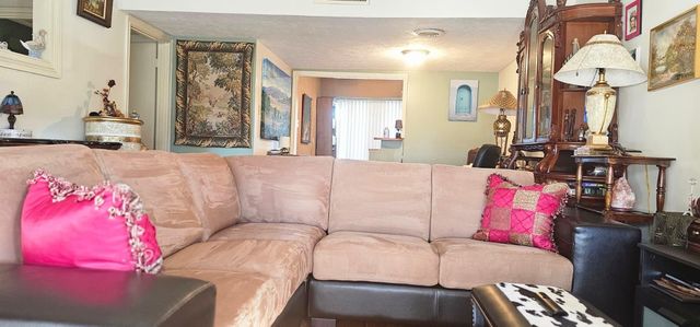 2727 Briarhurst Drive 25, Houston, TX 77057