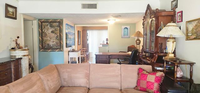 2727 Briarhurst Drive 25, Houston, TX 77057