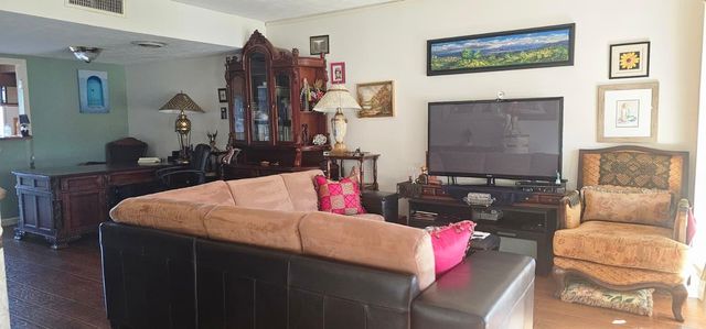 2727 Briarhurst Drive 25, Houston, TX 77057