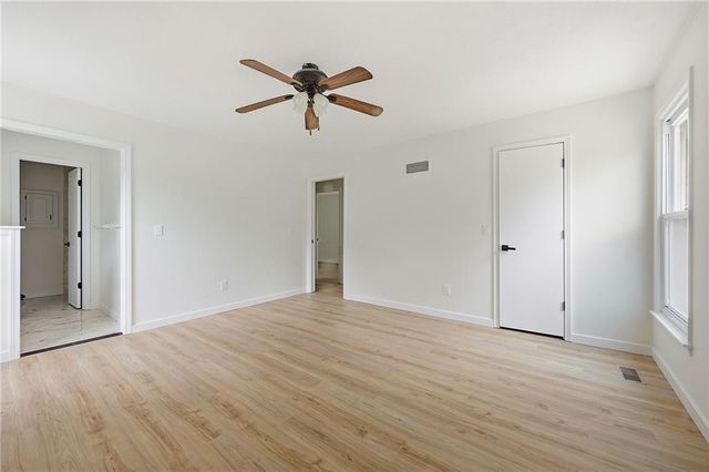 1725 S Kiowa Drive, Olathe, KS 66062