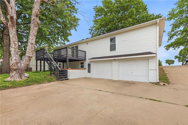 1725 S Kiowa Drive, Olathe, KS 66062