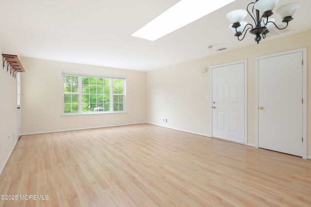 90 Puffin Glade, Bayville, NJ 08721