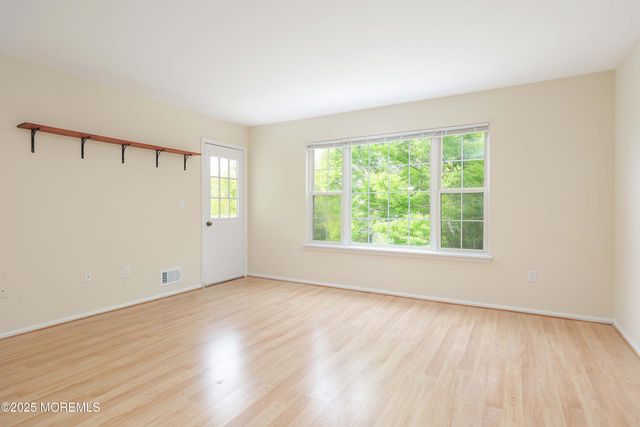 90 Puffin Glade, Bayville, NJ 08721