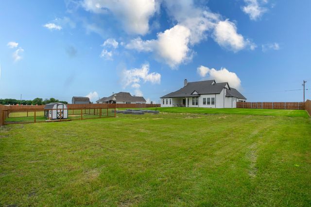 16833 Chapel Road, Lorena, TX 76655