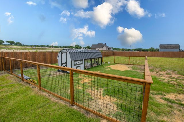16833 Chapel Road, Lorena, TX 76655