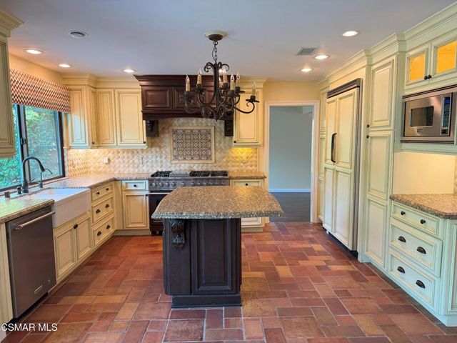 2096 Mccrea Road, Thousand Oaks, CA 91362