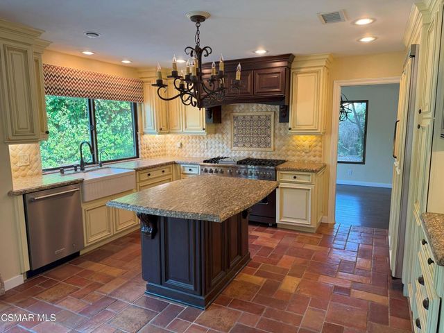 2096 Mccrea Road, Thousand Oaks, CA 91362