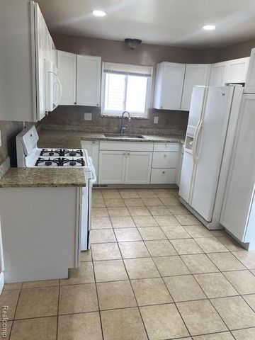 32430 Tecla Drive, Warren, MI 48088