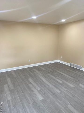 32430 Tecla Drive, Warren, MI 48088