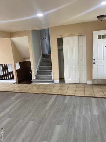 32430 Tecla Drive, Warren, MI 48088