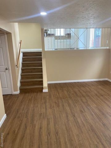 32430 Tecla Drive, Warren, MI 48088