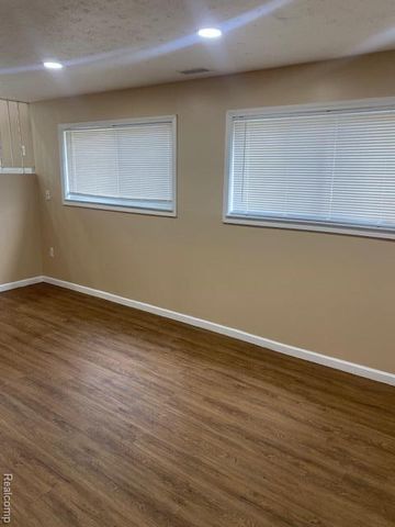 32430 Tecla Drive, Warren, MI 48088