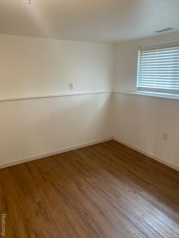 32430 Tecla Drive, Warren, MI 48088
