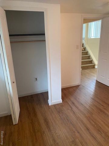 32430 Tecla Drive, Warren, MI 48088