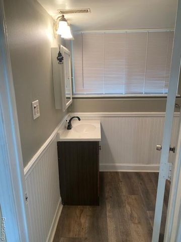 32430 Tecla Drive, Warren, MI 48088