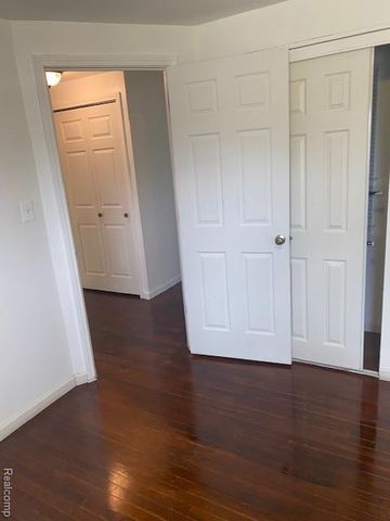 32430 Tecla Drive, Warren, MI 48088
