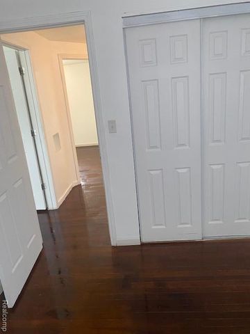 32430 Tecla Drive, Warren, MI 48088