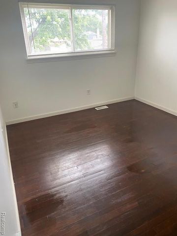 32430 Tecla Drive, Warren, MI 48088