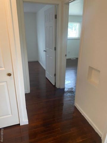 32430 Tecla Drive, Warren, MI 48088