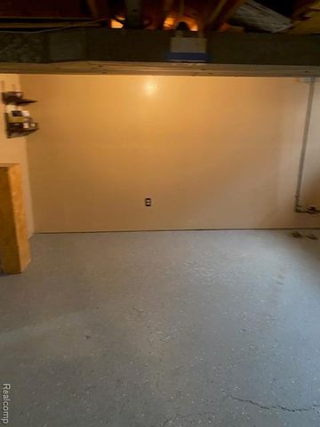32430 Tecla Drive, Warren, MI 48088