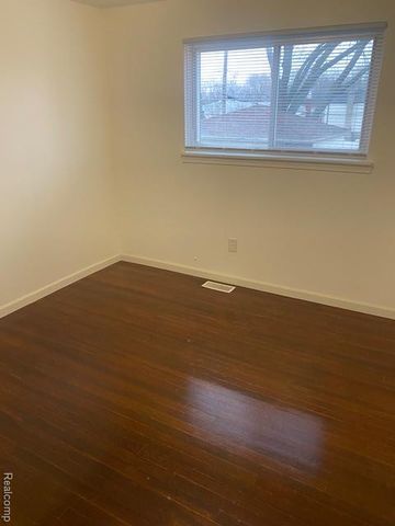 32430 Tecla Drive, Warren, MI 48088