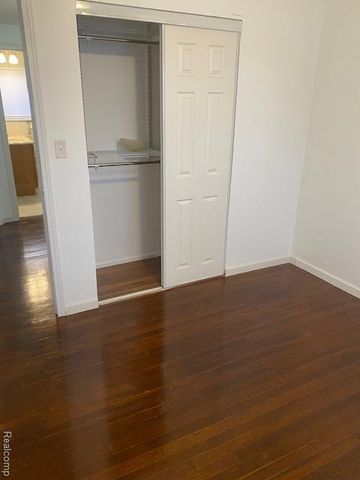 32430 Tecla Drive, Warren, MI 48088