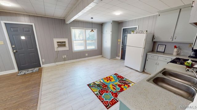 744 N Court Street, Prattville, AL 36067