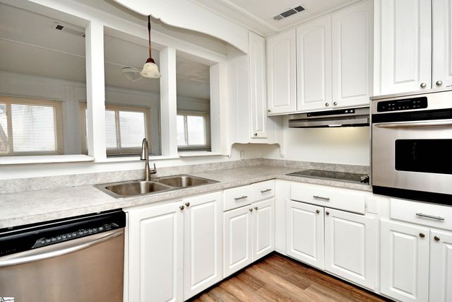 210 Walnut Hill Drive, Easley, SC 29642